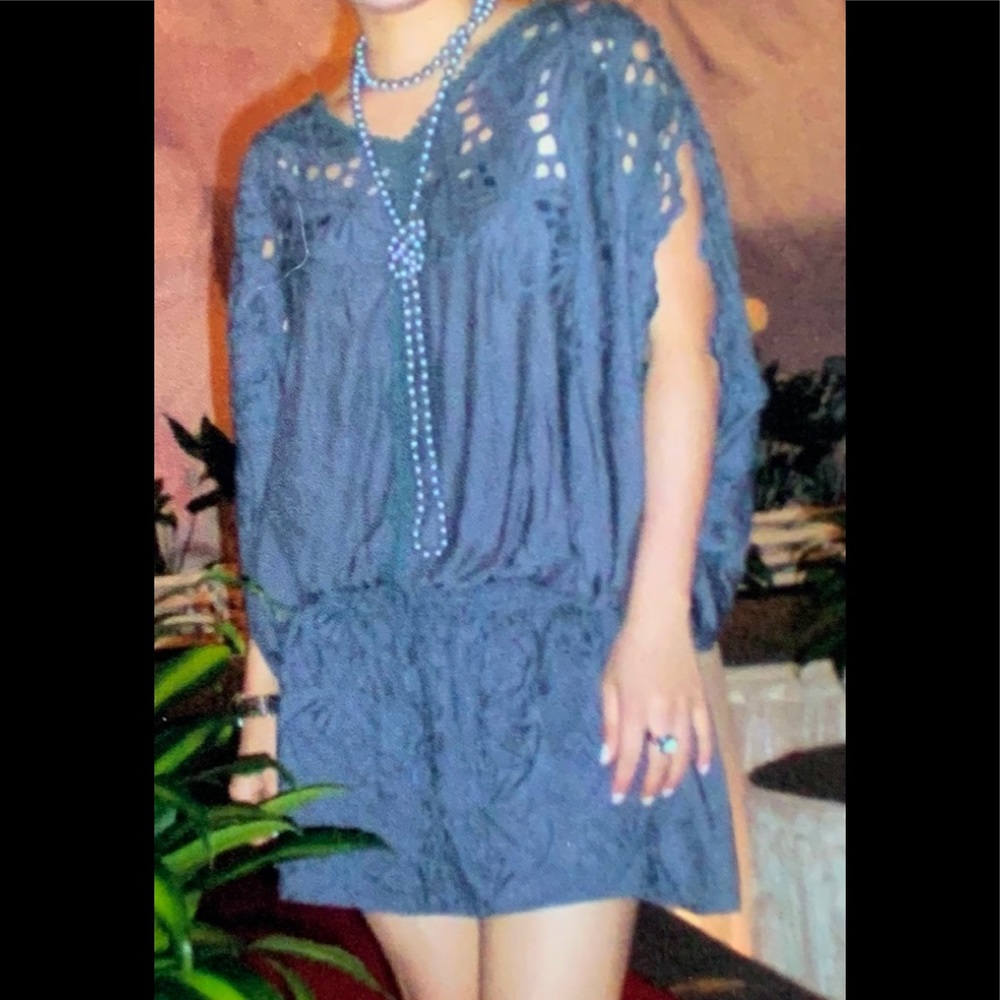 Blouses - Picture 2 of 2